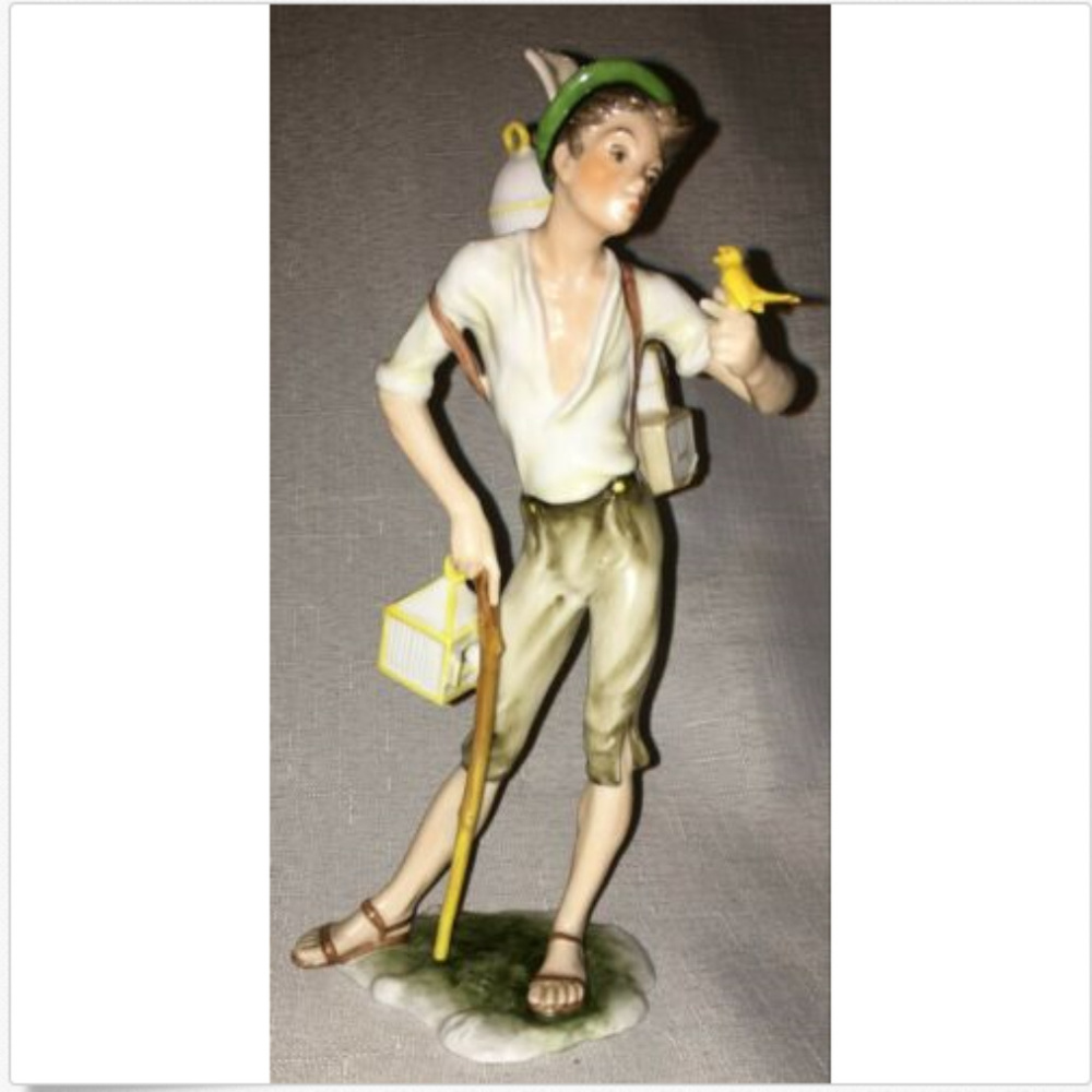 AK Kaiser Vintage Handpainted Porcelain Figurine Birdseller #387 W Germany